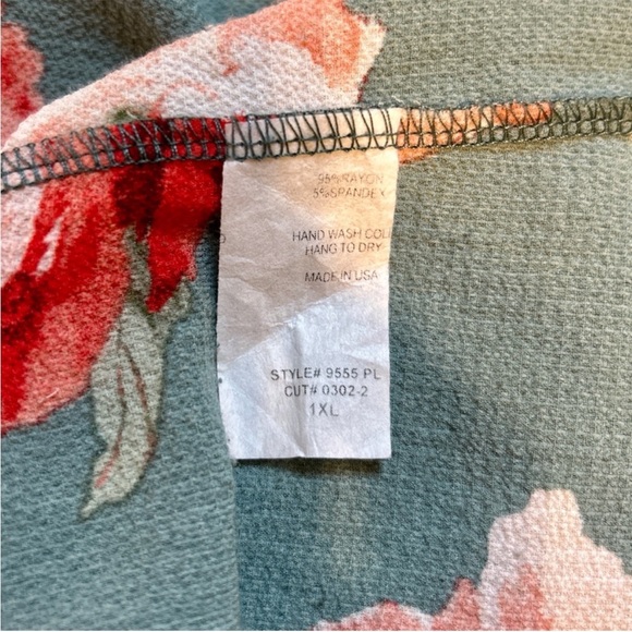 Cool Melon Green Pink & Red Floral Pleated Three-Quarter Puff Sleeve Blouse, 1x - Picture 4 of 7